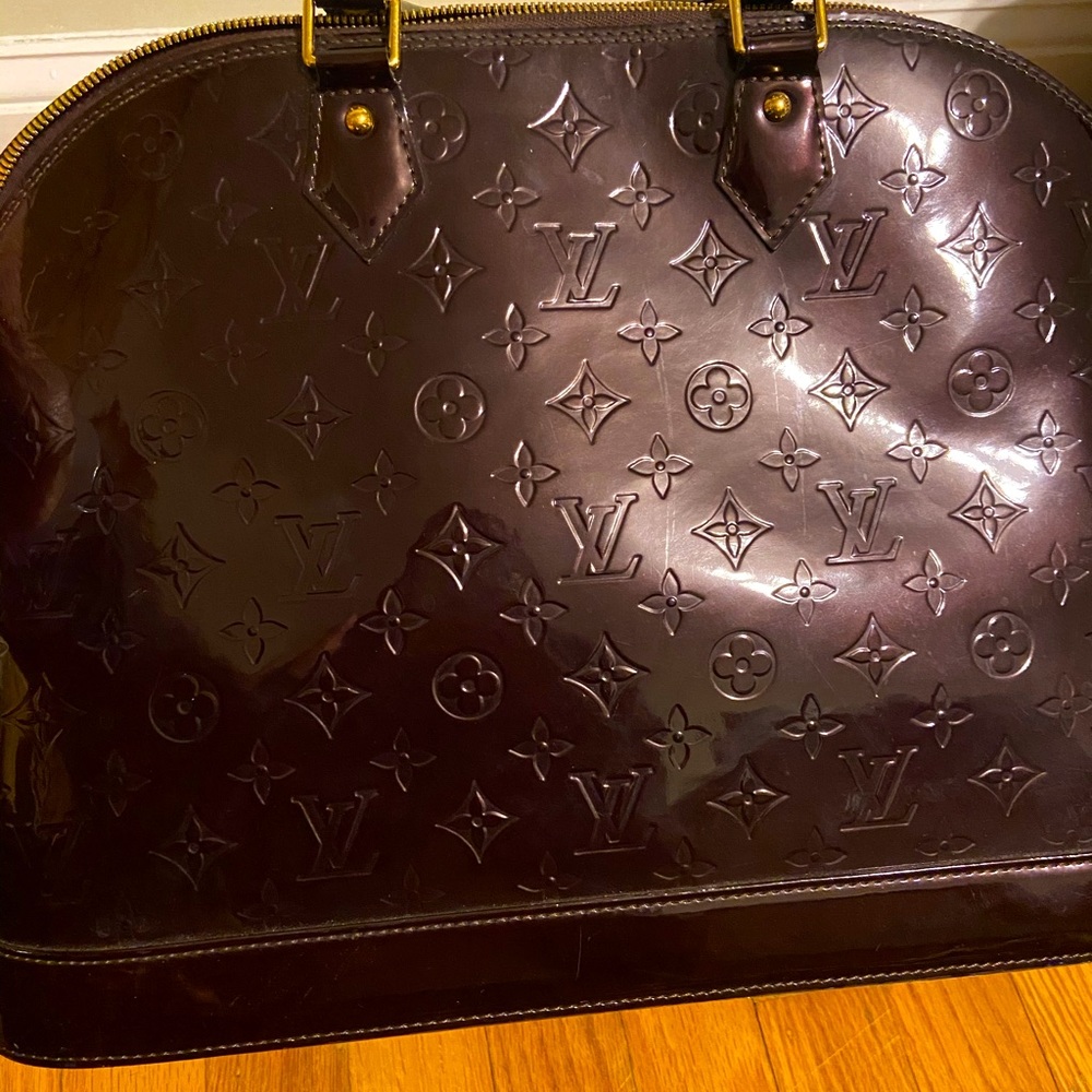 Authentic Louis Vuitton Alma handbag